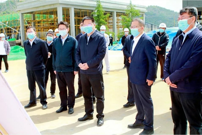 嚴(yán)漢平一行到集團(tuán)多個(gè)項(xiàng)...